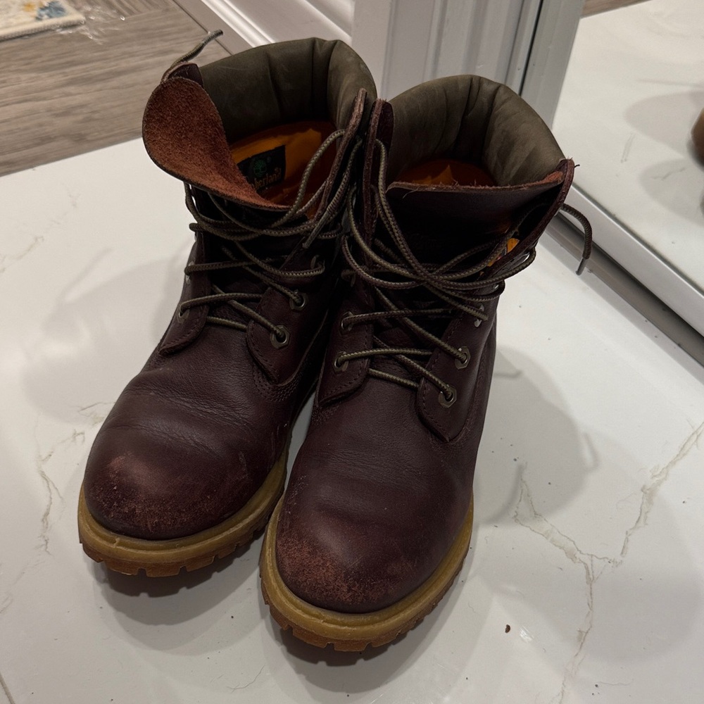 Timberland Women’s Dark Brown/Burgundy Ankle Boots